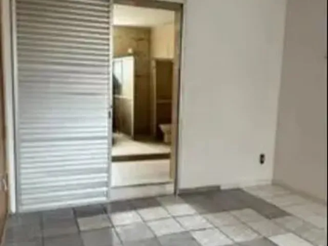 Imagem 10: Alugo Ampla Casa com 5 Quartos, Quintal, Próx. À Vários Pontos Turísticos