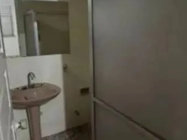 Imagem 5: Alugo Ampla Casa com 5 Quartos, Quintal, Próx. À Vários Pontos Turísticos