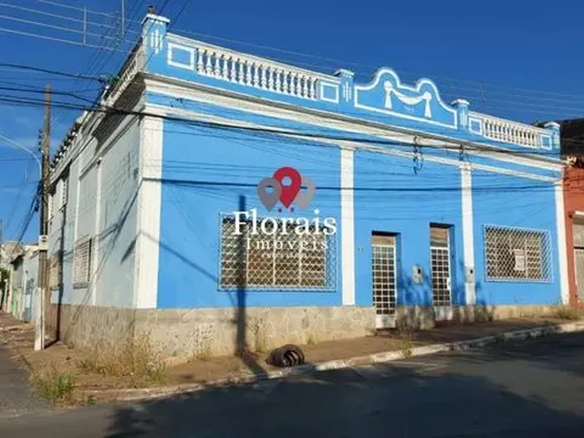 Imagem 1: Casa para Venda em Cuiabá, Centro-Sul, 5 Dormitórios, 1 Suíte, 4 Banheiros, 3 Vagas