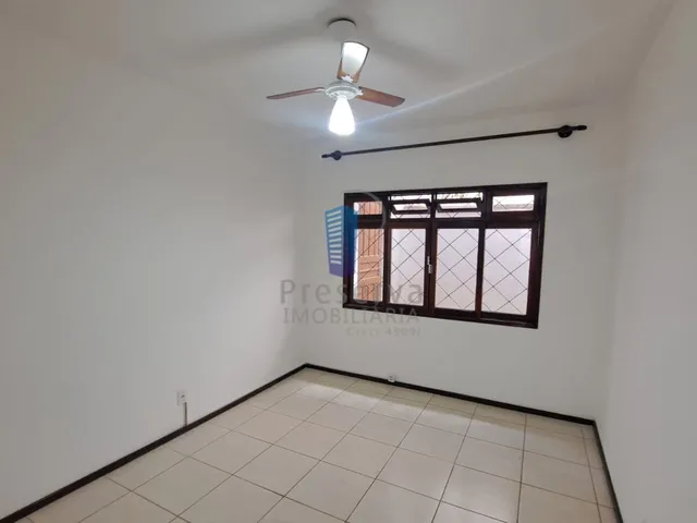 Imagem 4: Ampla casa de 4 quartos no bairro Dom Bosco, bem na divisa com o bairro Ressacada