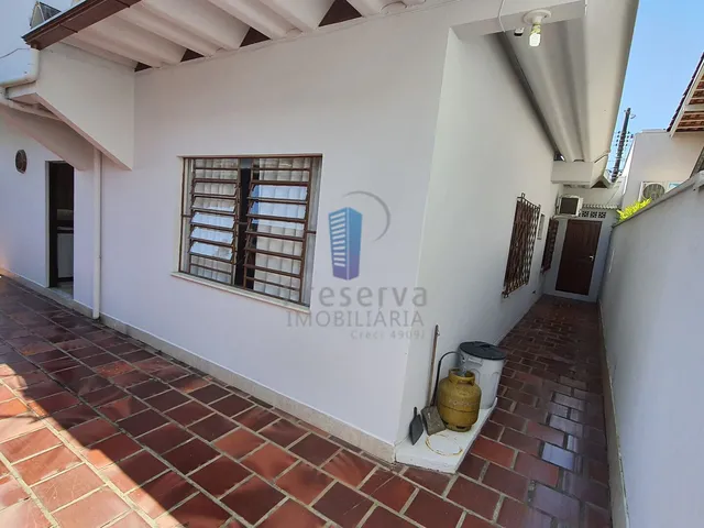 Imagem 2: Ampla casa de 4 quartos no bairro Dom Bosco, bem na divisa com o bairro Ressacada