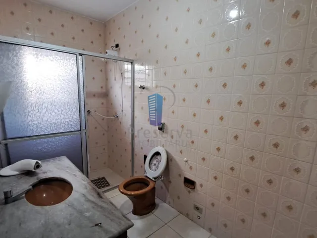 Imagem 14: Ampla casa de 4 quartos no bairro Dom Bosco, bem na divisa com o bairro Ressacada