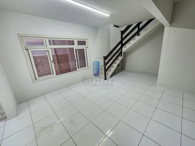 Imagem 8: Casa com 4 quartos, churrasqueira e bastante espaço para carros no Dom Bosco - Itajaí