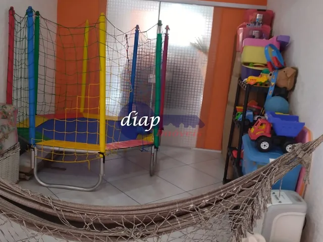 Imagem 9: Lindo sobrado com 3 dormitórios, sendo 1 suíte, sala 2 ambientes, cozinha grande, 3
