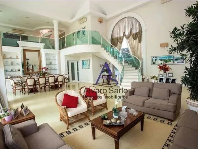 Imagem: Casa com 8 Dormitórios À Venda, 1046 M²