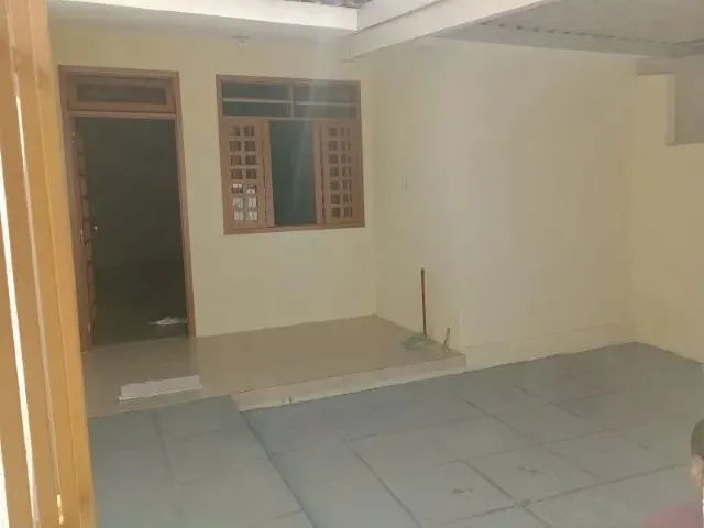 Imagem: A casa possui 3 Dormitórios, 2 Banheiros, 2 Vagas na
