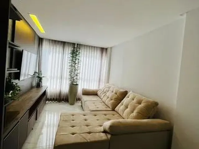 Imagem: O apartamento possui 2 Dormitórios, 1 Suíte, 1 Banheiro,