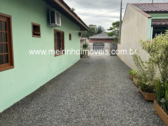 Imagem 5: Casa à Venda em Guanabara, Joinville - 1 Suíte, 2 Dormitórios, Piscina, Edícula com