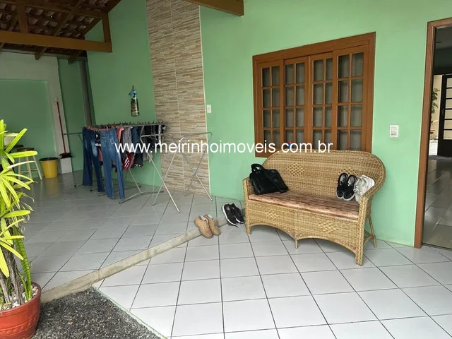 Imagem 4: Casa à Venda em Guanabara, Joinville - 1 Suíte, 2 Dormitórios, Piscina, Edícula com