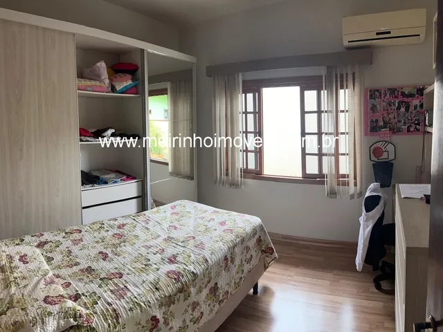 Imagem 11: Casa à Venda em Guanabara, Joinville - 1 Suíte, 2 Dormitórios, Piscina, Edícula com