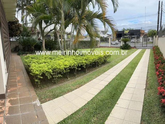 Imagem 14: Casa mobiliada para venda em Joinville - 3 dormitórios, garagem e amplo jardim