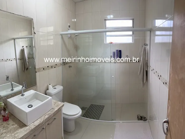 Imagem 11: Casa mobiliada para venda em Joinville - 3 dormitórios, garagem e amplo jardim