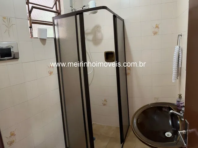 Imagem 2: Casa mobiliada para venda em Joinville - 3 dormitórios, garagem e amplo jardim