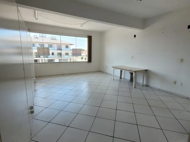 Imagem 5: Sala Comercial Espaçosa em Joinville por R$ 2.300,00 - Meirinho Imóveis
