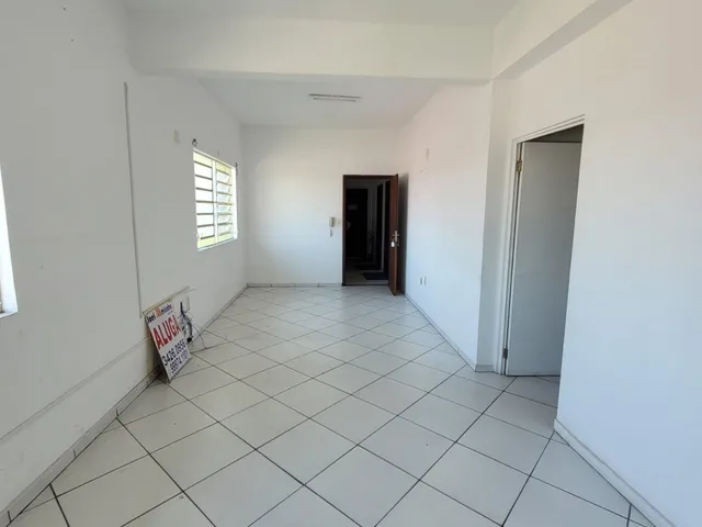 Imagem 6: Sala Comercial Espaçosa em Joinville por R$ 2.300,00 - Meirinho Imóveis