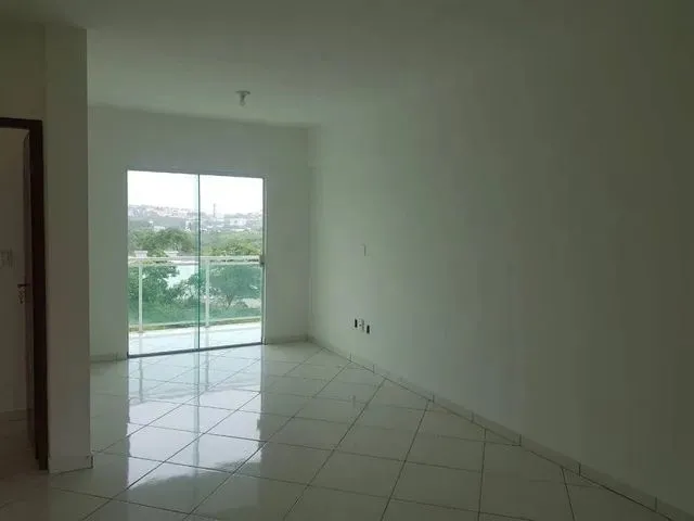 Imagem: O apartamento possui 2 Dormitórios, 1 Suíte, 2 Banheiros,
