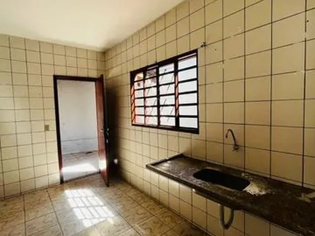 Imagem 11: Casa para Aluguel Tem 280 Metros Quadrados com 3 Quartos em Alvorada - Anápolis - Go