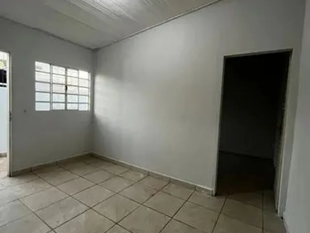 Imagem 4: Casa para Aluguel Possui 51 Metros Quadrados com 2 Quartos em Centro - Anápolis - Go