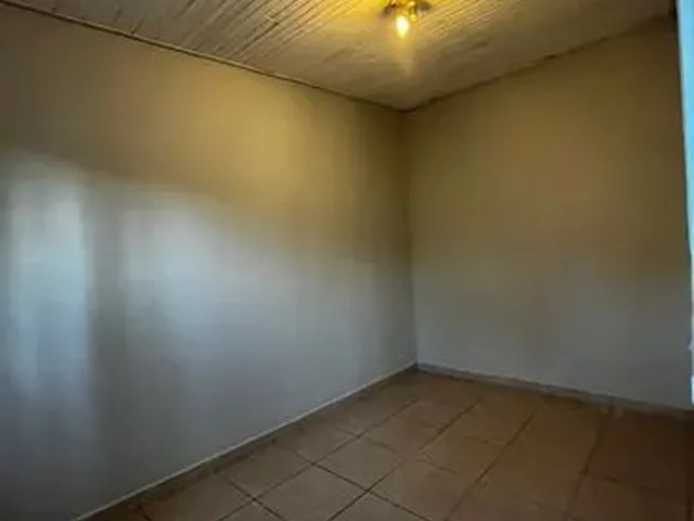 Imagem 12: Casa para Aluguel Possui 51 Metros Quadrados com 2 Quartos em Centro - Anápolis - Go