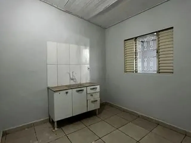 Imagem 8: Casa para Aluguel Possui 51 Metros Quadrados com 2 Quartos em Centro - Anápolis - Go
