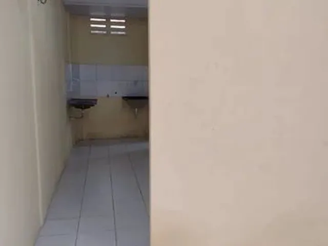 Imagem: Alugo Kitinete de Dois Compartimentos na