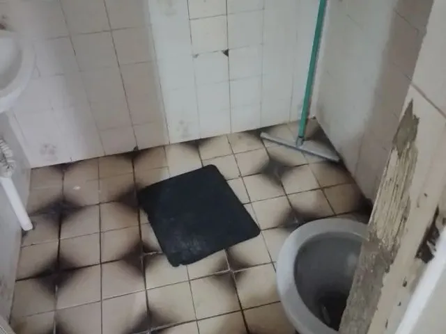Imagem 2: Quarto e Banheiro. 350,00 Reais