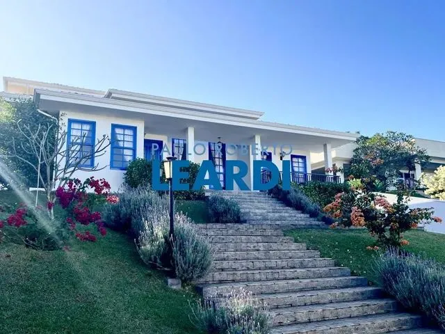 Imagem: A casa em condomínio possui 3 Dormitórios, 5 Banheiros, 5
