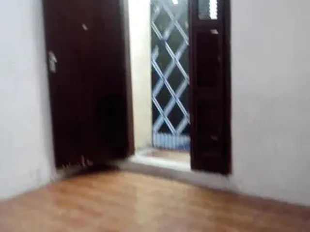 Imagem: O quarto possui Imóvel novo e está localizado em Montese,