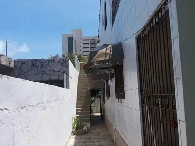 Imagem 6: Casa para Venda Possui 128 Metros Quadrados com 3 Quartos em Castelo Branco - Salvador - B