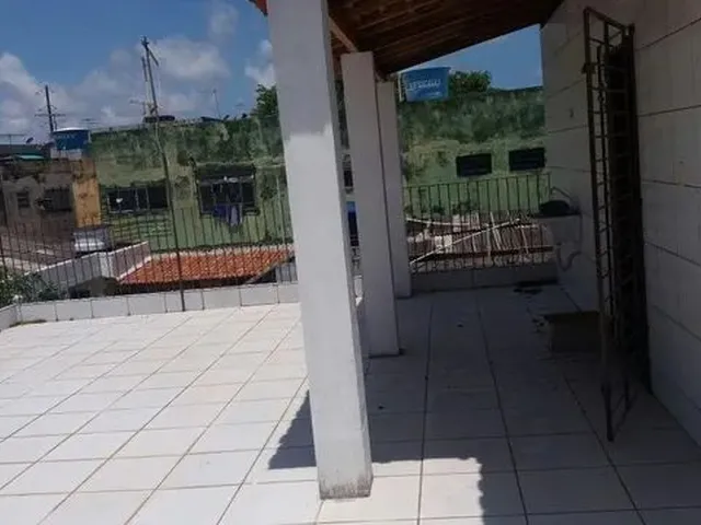 Imagem 4: Casa para Venda Possui 128 Metros Quadrados com 3 Quartos em Castelo Branco - Salvador - B