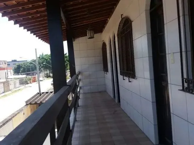 Imagem 2: Casa para Venda Possui 128 Metros Quadrados com 3 Quartos em Castelo Branco - Salvador - B