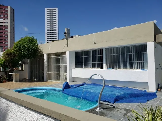 Imagem: A casa possui 4 Dormitórios, 2 Suítes, 4 Banheiros, 2
