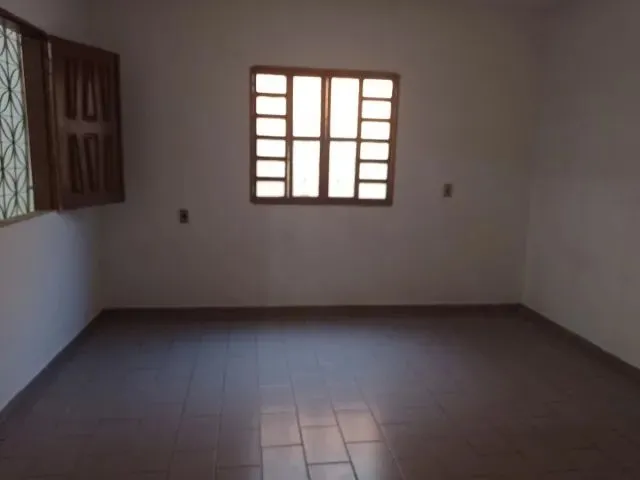 Imagem 14: Alugo Casa no Parque Piauí 4 Quartos 2 Banheiros