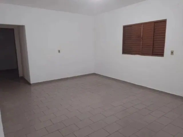 Imagem 12: Alugo Casa no Parque Piauí 4 Quartos 2 Banheiros