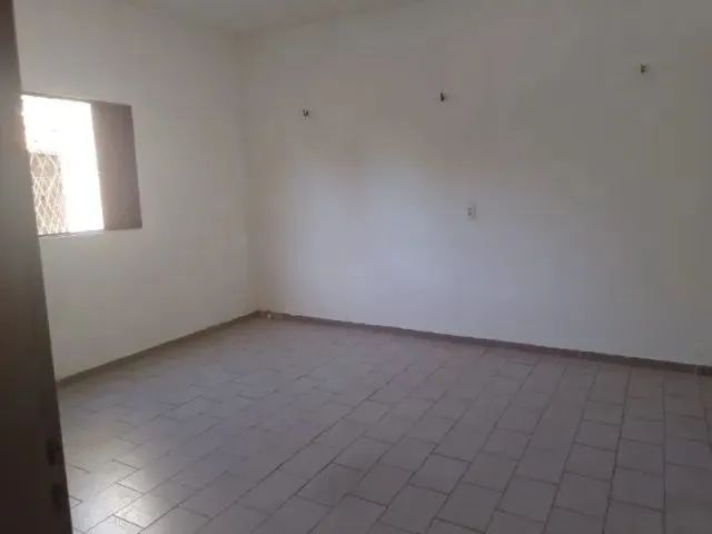 Imagem 11: Alugo Casa no Parque Piauí 4 Quartos 2 Banheiros