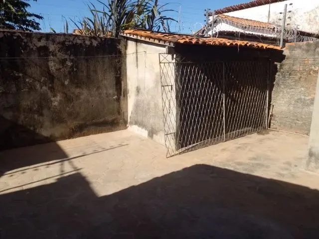Imagem 3: Alugo Casa no Parque Piauí 4 Quartos 2 Banheiros