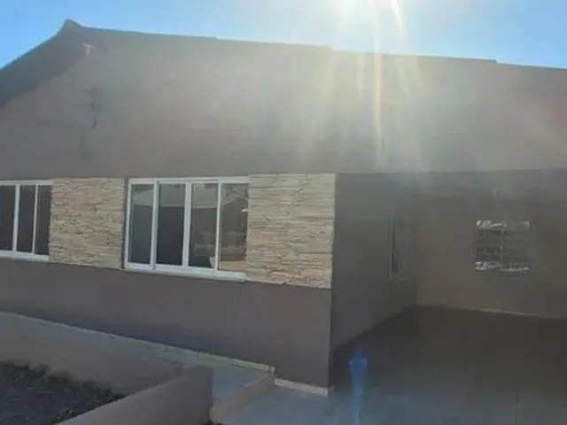 Imagem: Casa de 3 Quartos para Alugar no Bairro