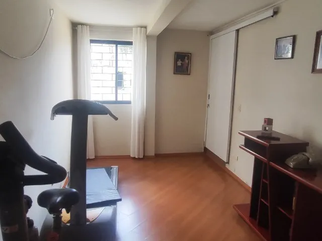 Imagem 4: TRIPLEX A VENDA NO BAIRRO ALTO COM TERRENO MEDINDO 10X50M² E 300M² DE ÁREA CONSTRUÍDA