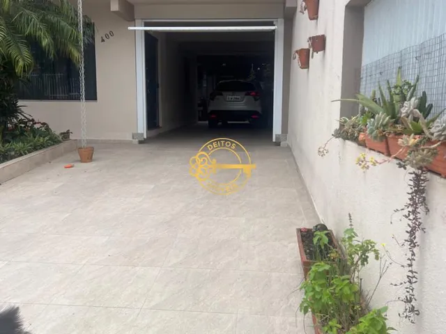 Imagem 1: Casa Sobrado Mobiliado em São Vicente, Itajaí - 4 Dormitórios, 3 Vagas de Garagem
