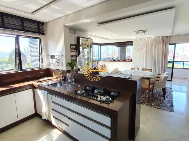 Imagem 10: Apartamento com 280 m² com quatro suítes, sendo uma Master, à venda no Centro de