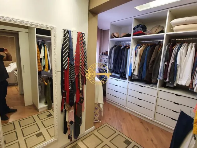 Imagem 11: Apartamento com 280 m² com quatro suítes, sendo uma Master, à venda no Centro de