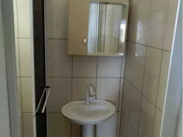 Imagem 4: Kitnet Mobiliada, com Internet para Homens no Fazendinha