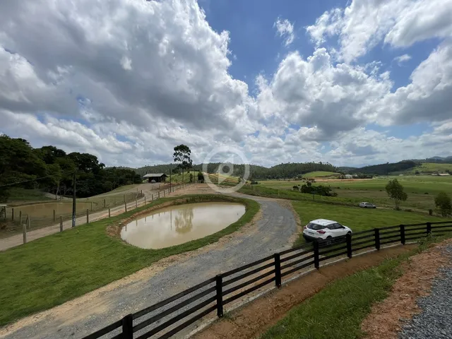 Imagem: Linda chácara com lagoa com casa Mobiliada!