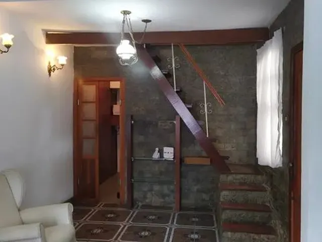 Imagem: A casa possui 2 Dormitórios, 2 Banheiros, 80m² de Área e