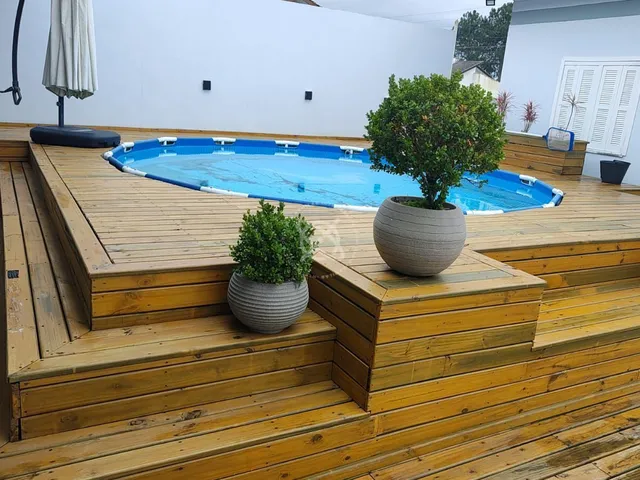 Imagem 8: Casa com piscina e edícula