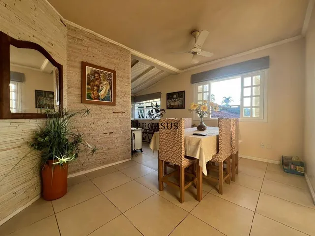 Imagem 6: Casa com 6 Quartos e 4 Banheiros à Venda – 227 m² | Jardim América