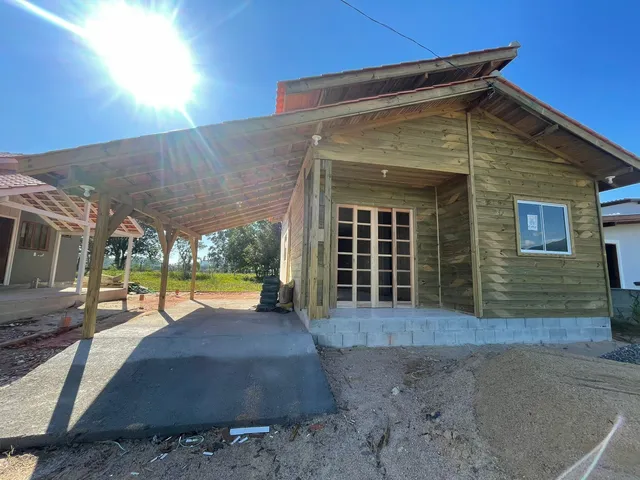 Imagem: Casa Sozinha no Terreno com Quintal - Santo