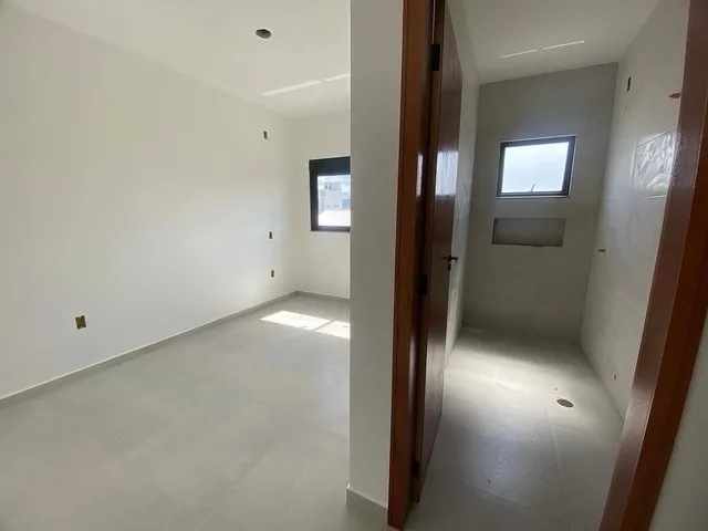 Imagem 5: Lindíssimo Sobrado com 2 Suítes e Super Terreno nos Fundos: Guarda Cubatão