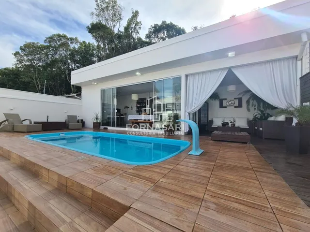Imagem: Deslumbrante Casa Com Edícula e Piscina