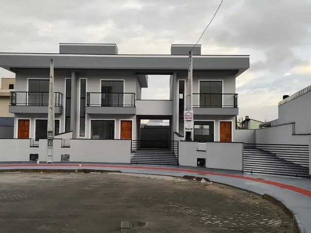 Imagem: Sobrado com Excelente Acabamento - Bela